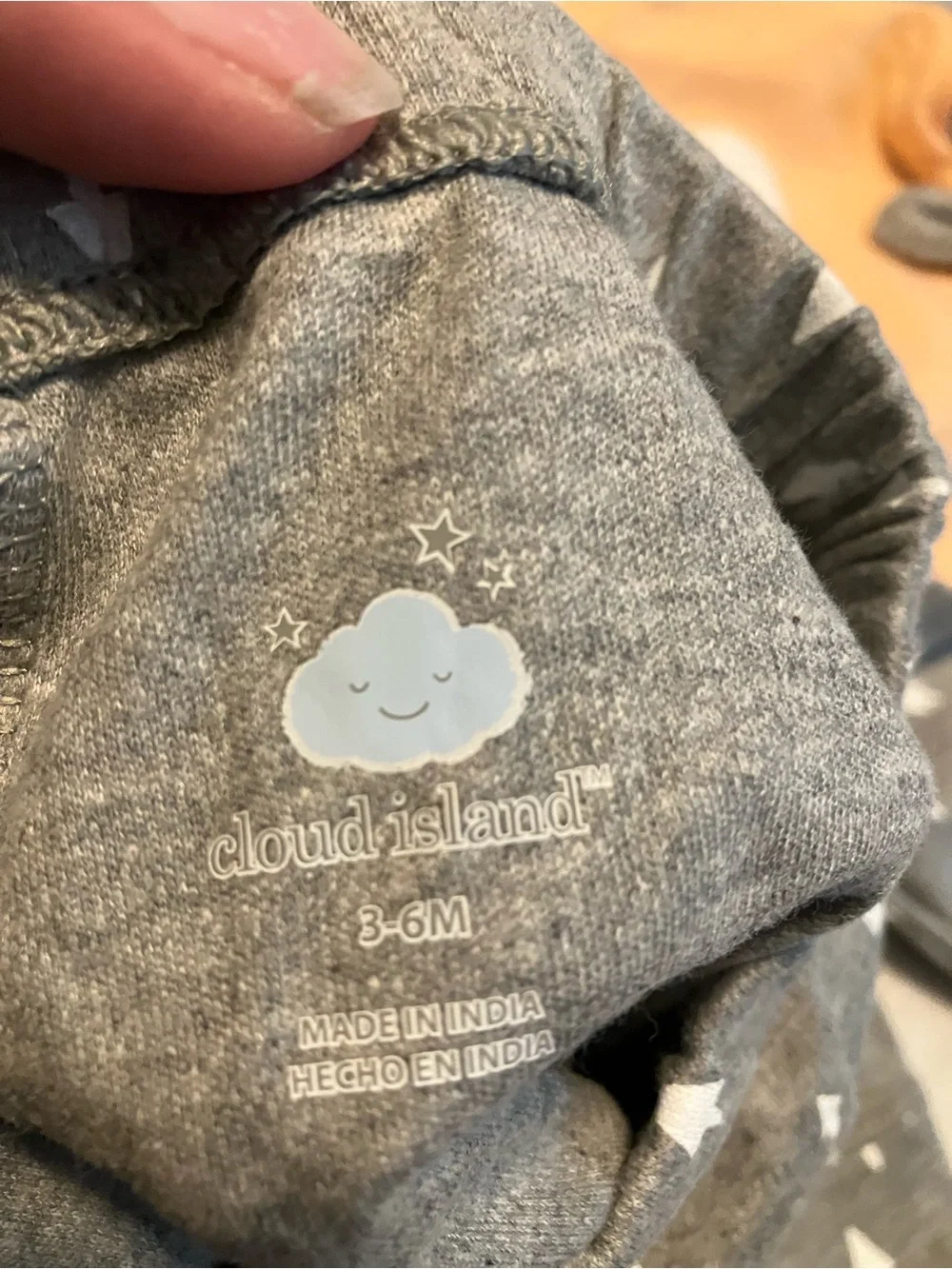 cloud island Gray & White Arrow-Print Pants with Peach Fox top